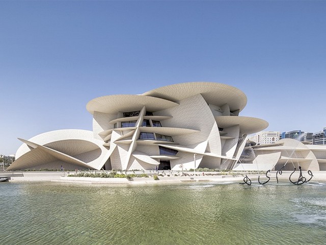 متحف قطر الوطني هو من أشهر متاحف قطر