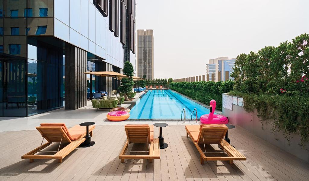 فندق ريفيير دبي هو من أفضل فنادق للشباب في دبي
