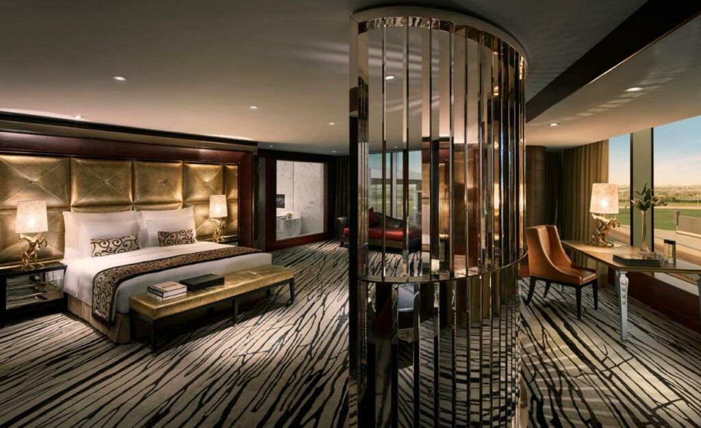 يُعد فندق الميدان دبي أشهر فندق في دبي.
