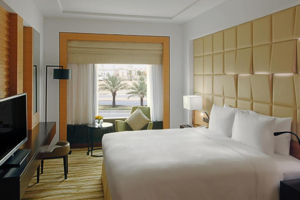 إذا أردت المتعه الحقيقية فعليك بزيارة فندق دبل تري هيلتون البرشاء أحد فنادق في منطقه برشا دبي
