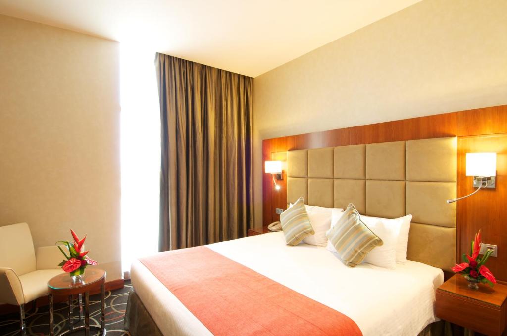 يعتبر فندق كارلتون البرشاء من أفضل فنادق البرشا دبي