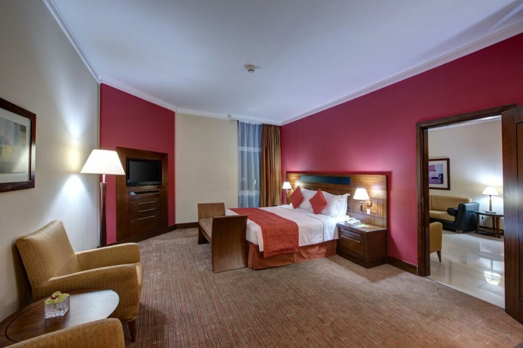 يعد فندق j5 رمال للشقق الفندقية من ضمن شقق فندقية ديرة دبي.