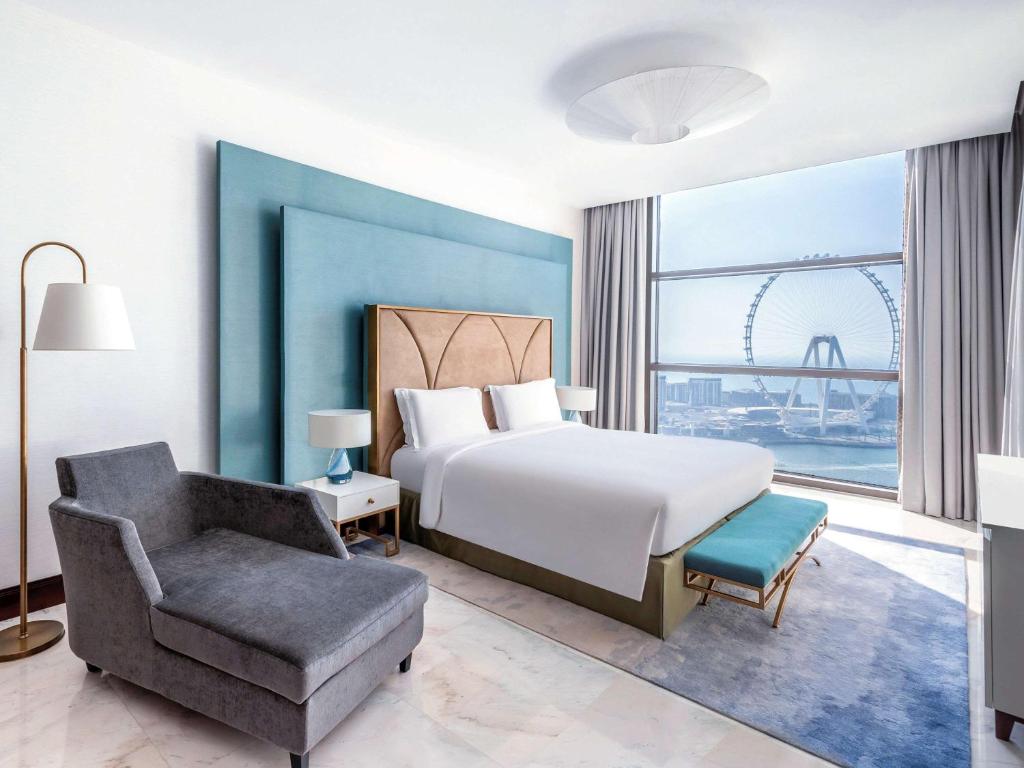 فندق سوفيتل جميرا بيتش دبي من أجمل فنادق جي بي ار دبي للشباب.
