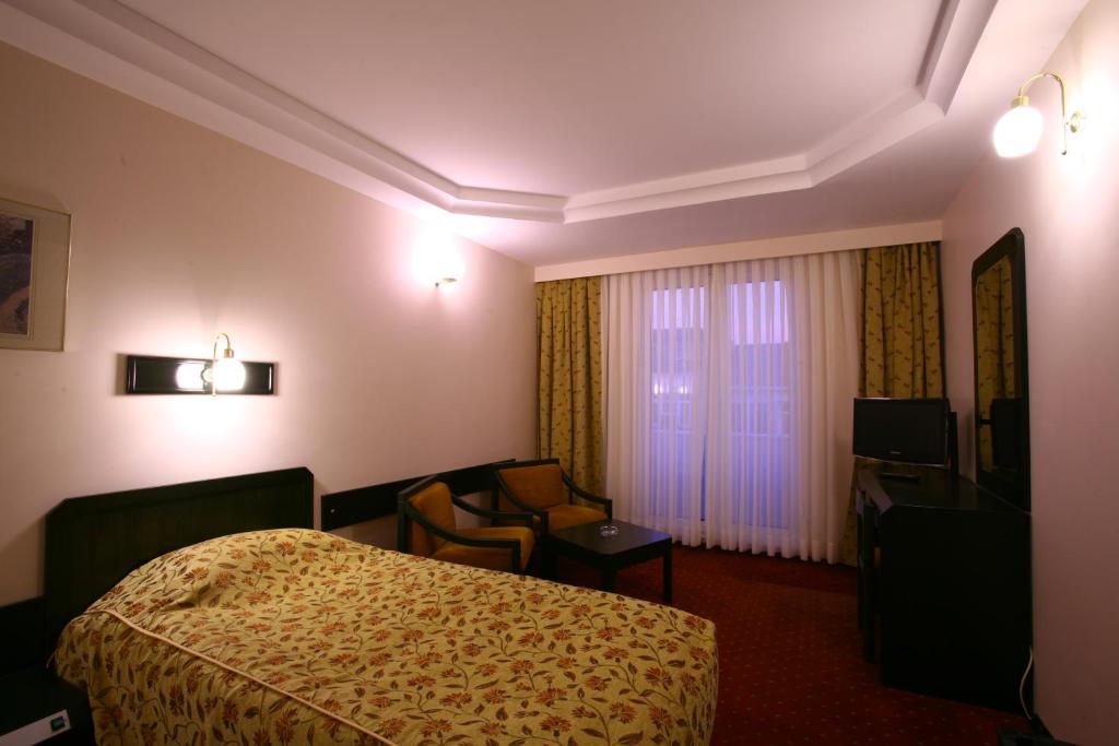 من أفخم فندق أربع نجوم إسطنبول هو فندق رويال إسطنبول.