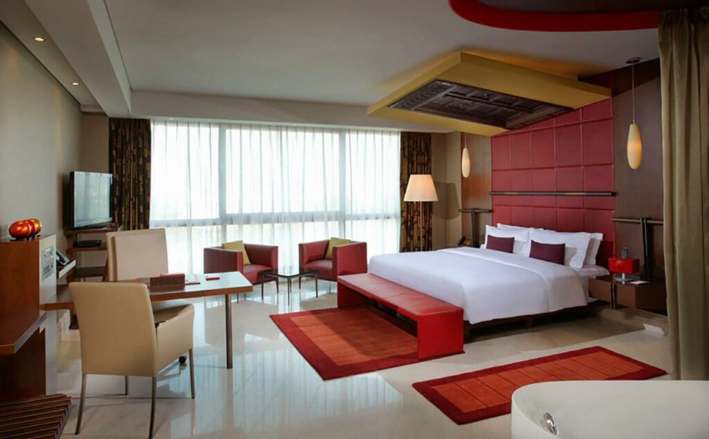 يعد فندق جميرا الخور أفضل فندق عائلي في دبي. 