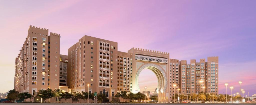 فندق اوكس ابن بطوطة هو أفخم فنادق دبي للعوائل.