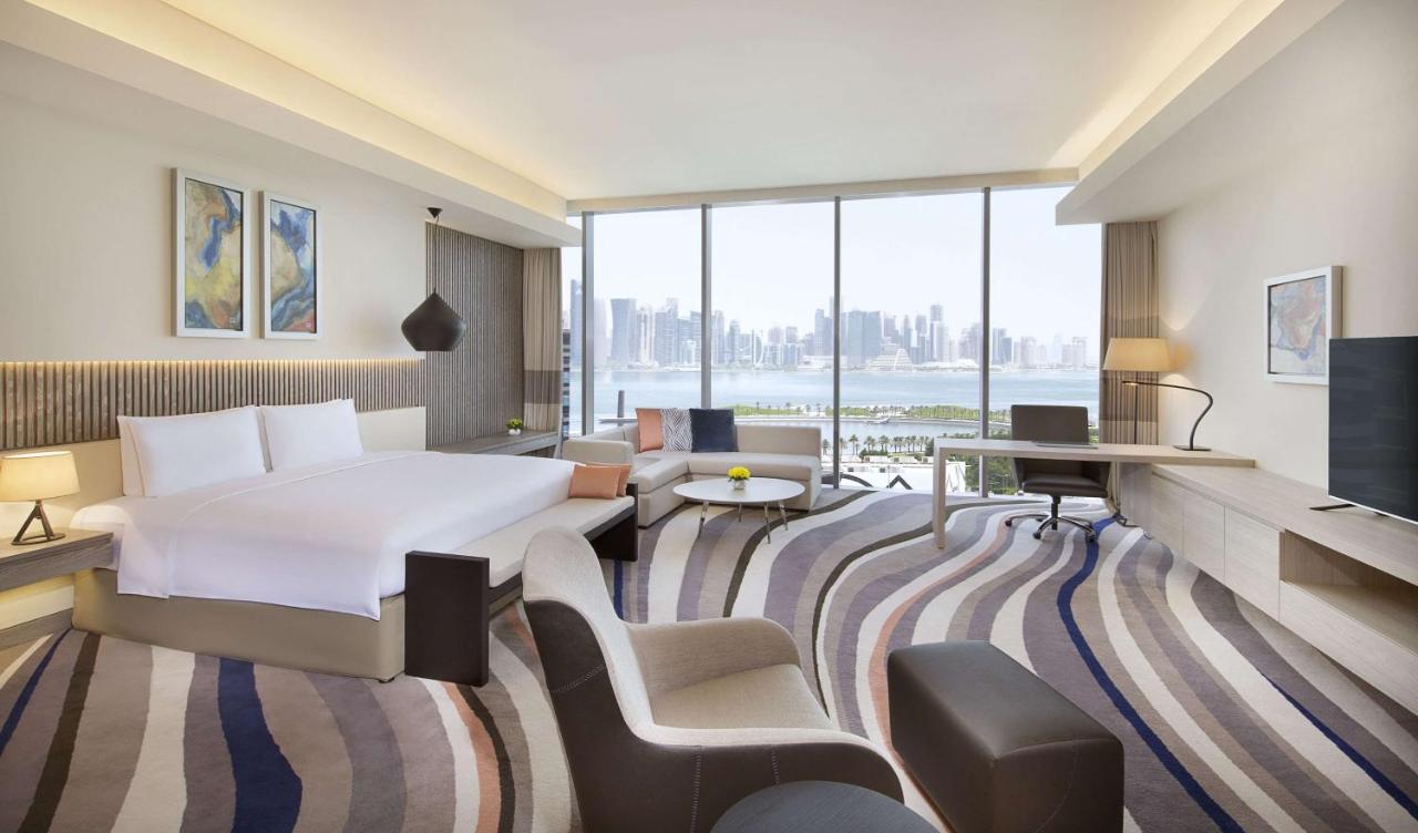 يُعد فندق دبل تري قطر الاختيار الأمثل لمن يبحثون عن فندق فاخر ومناسب في قلب الدوحة