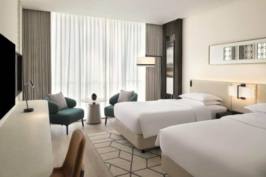 من أفخم شقق فندقية 5 نجوم دبي هو شيراتون جراند دبي.