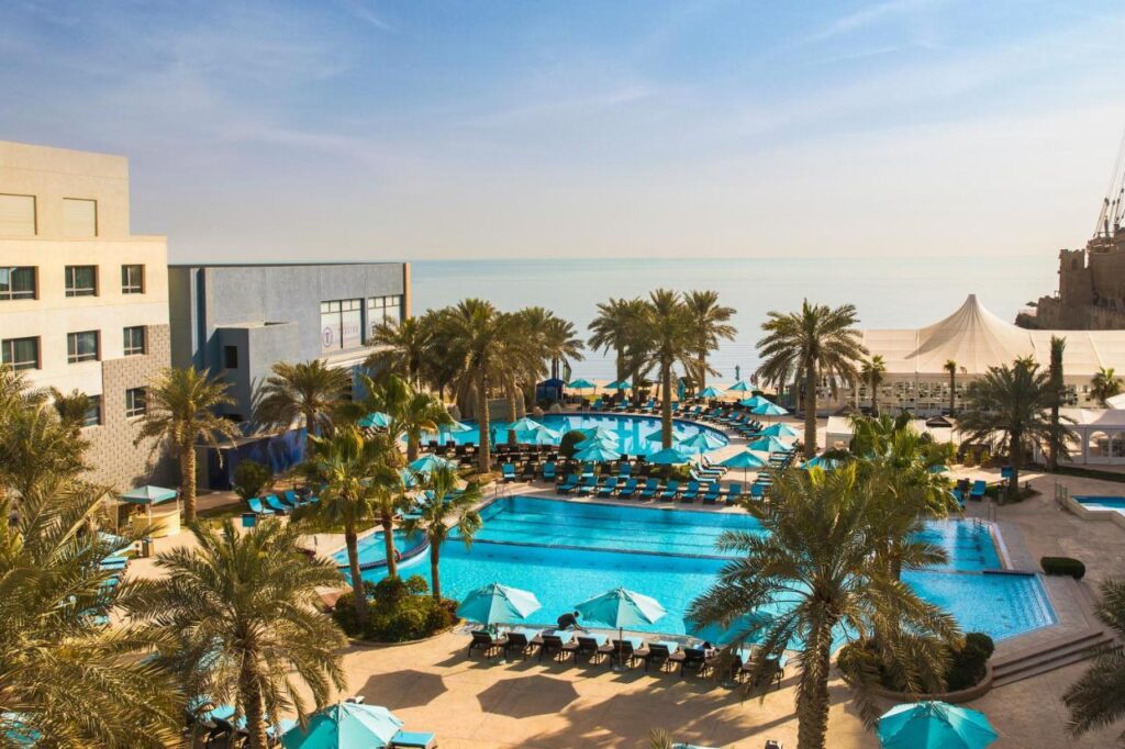 فندق وسبا شاطئ النخيل الكويت.