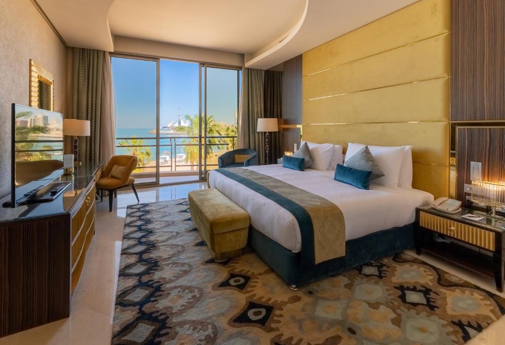 فندق مارينا الكويت من أفضل منتجعات السالمية بالكويت.