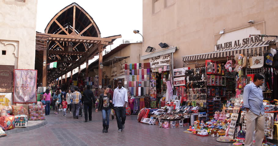 سوق مرشد دبي واحد من أسواق الجملة في دبي